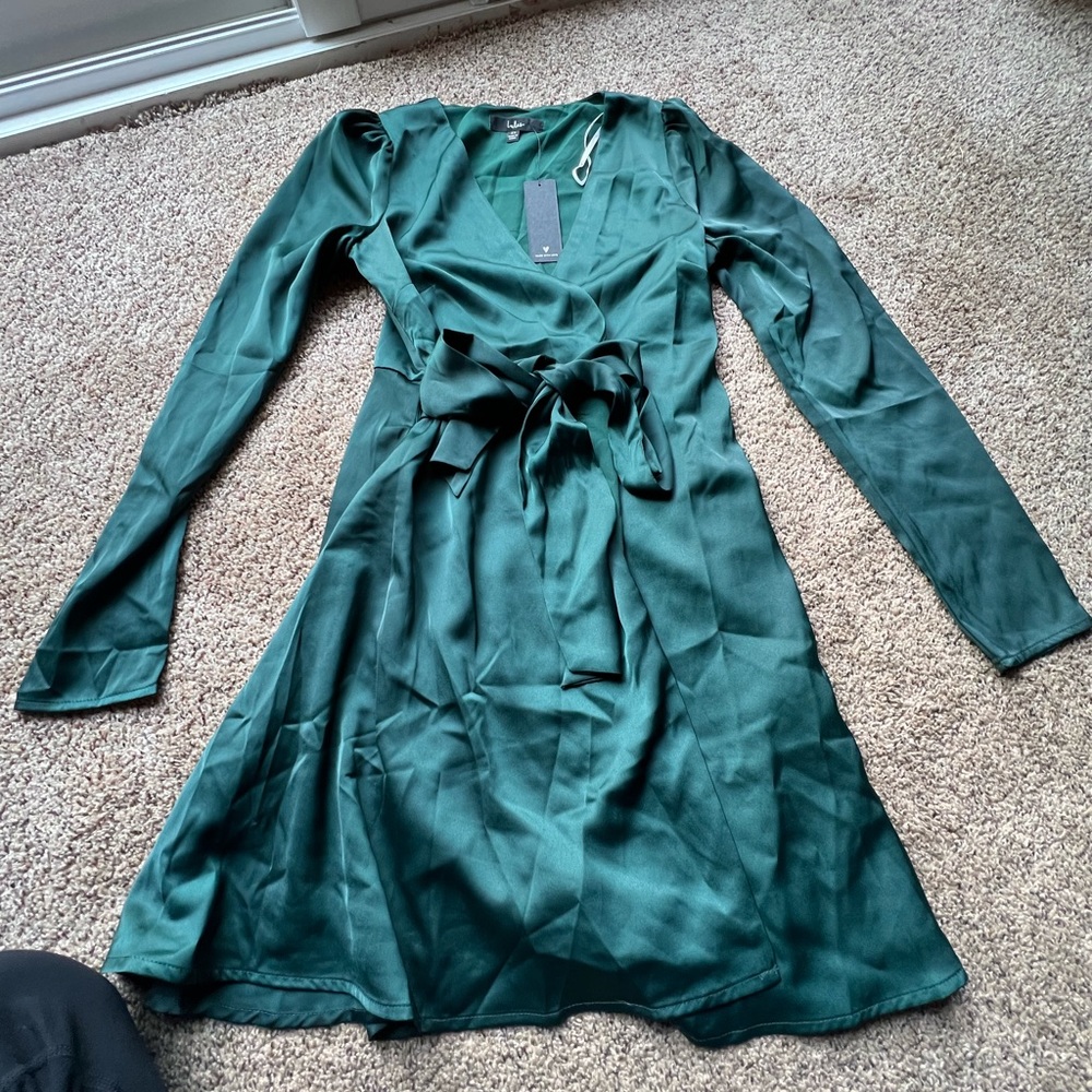 Lulus emerald green satin dress. Brand new with tags size XS.